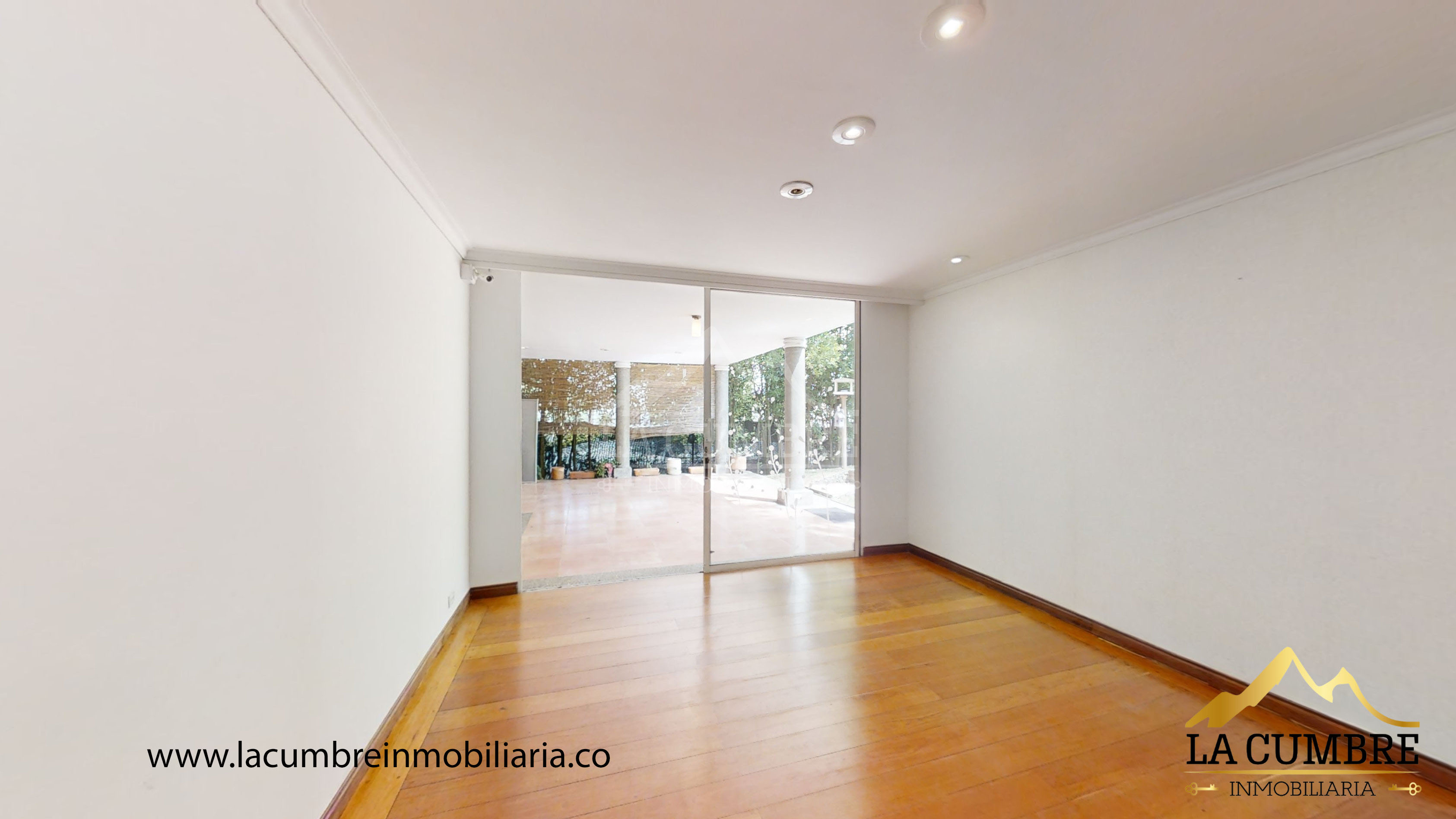 Casa de 3 alcobas en venta en San Lucas, Medellín, 289 m² · foto 4 de 17