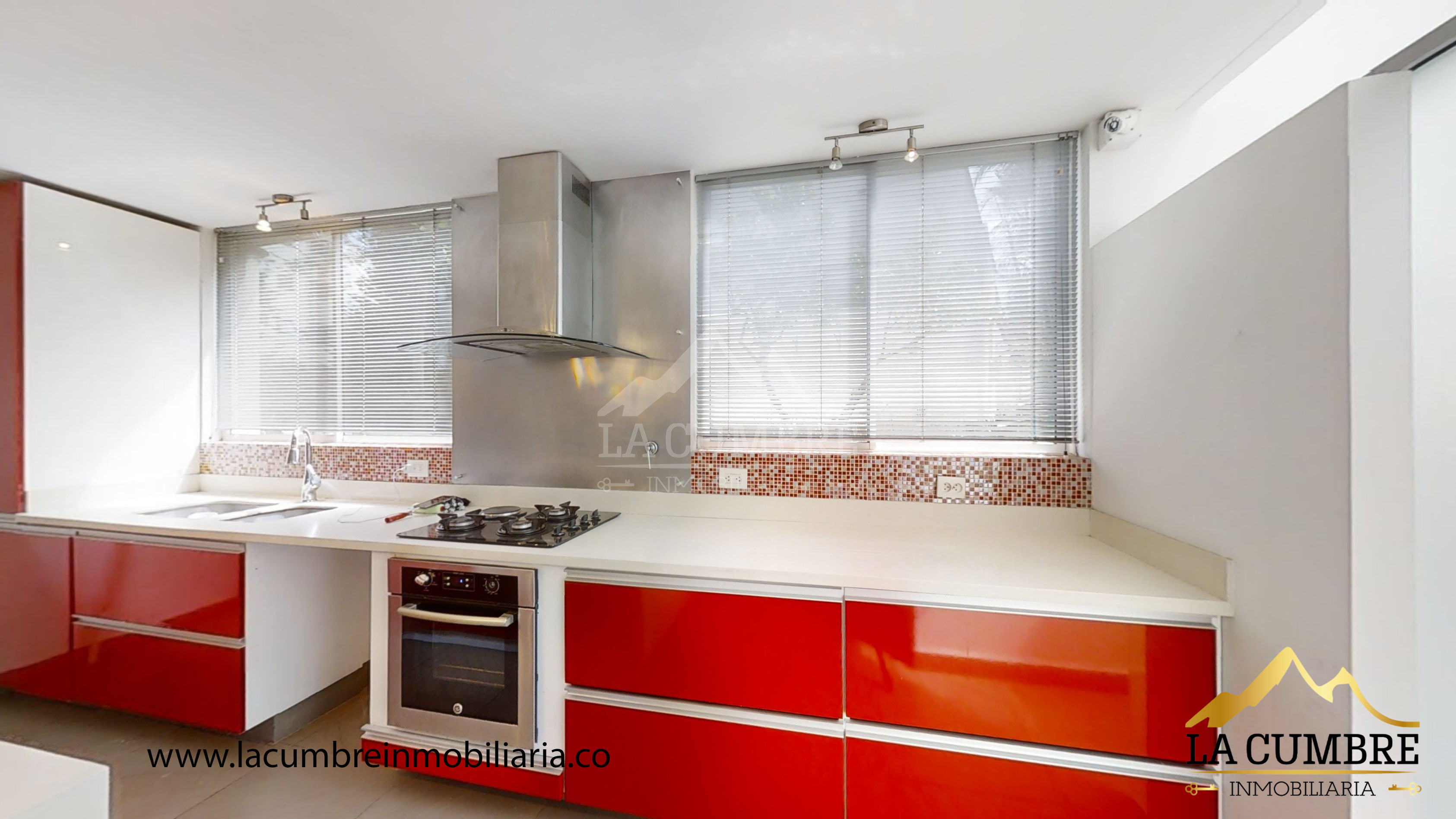 Casa de 3 alcobas en venta en San Lucas, Medellín, 289 m² · foto 9 de 17