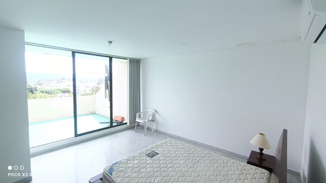 Apartamento de 4 alcobas en venta en Blanco, Girardot, 140 m² · foto 9 de 20