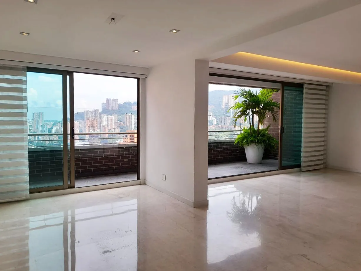 Apartamento en arriendo en El Poblado, Medellín · foto 2 de 20
