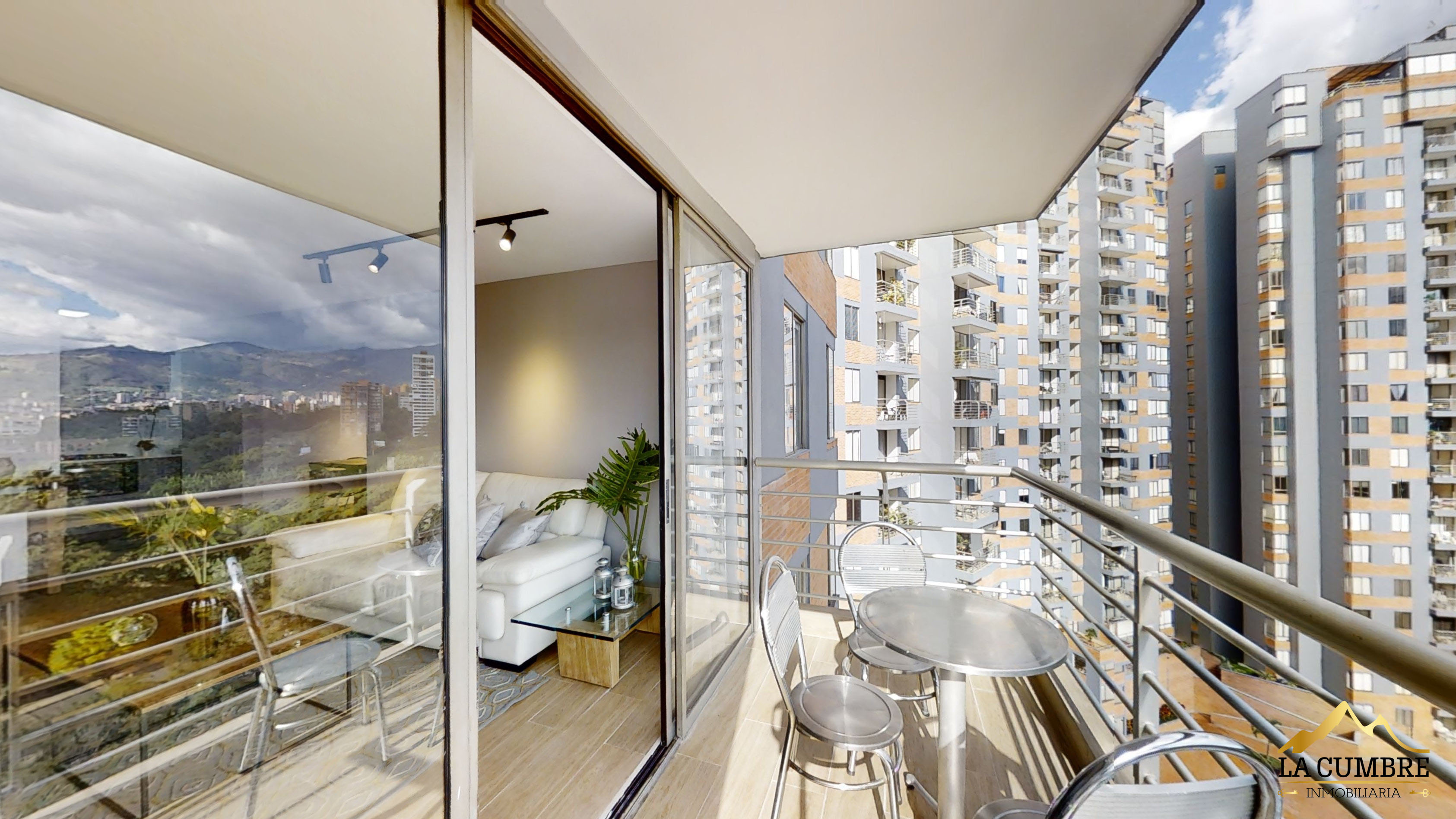 Apartamento en arriendo en Los Balsos No.2, Medellín · foto 2 de 8