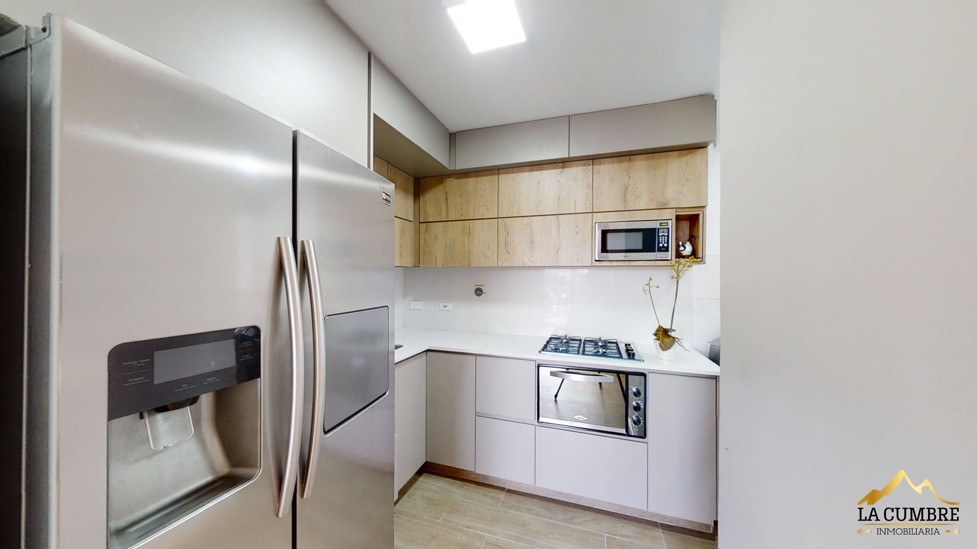Apartamento en arriendo en Los Balsos No.2, Medellín · foto 3 de 8