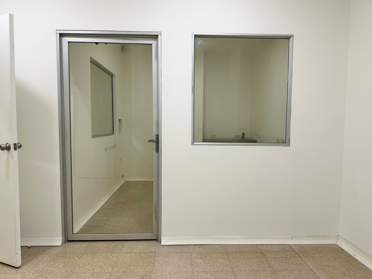 Oficina en venta en Milla De Oro, Medellín, 81 m² · foto 2 de 9
