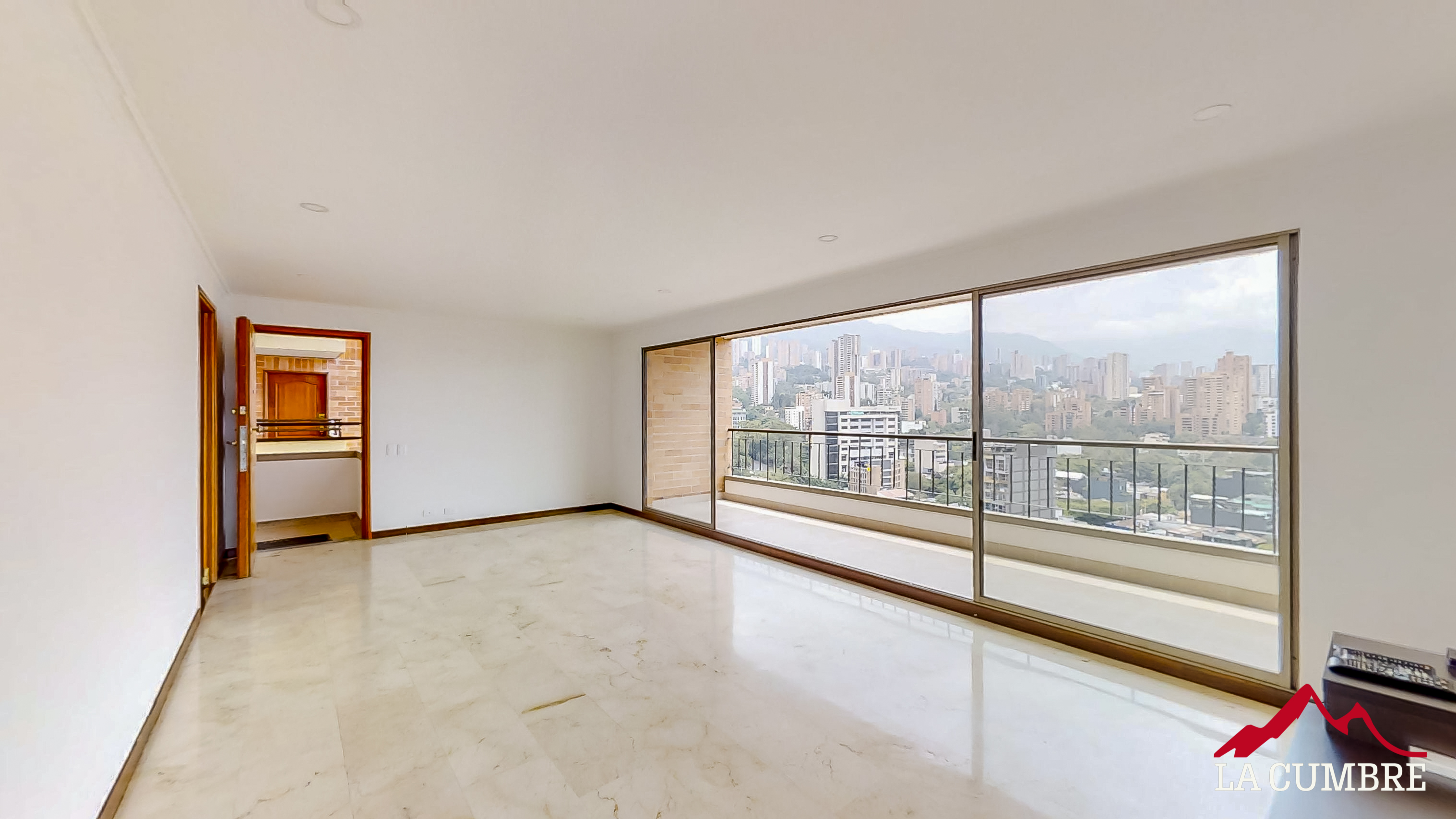 Apartamento en arriendo en Lalinde, Medellín · foto 3 de 11