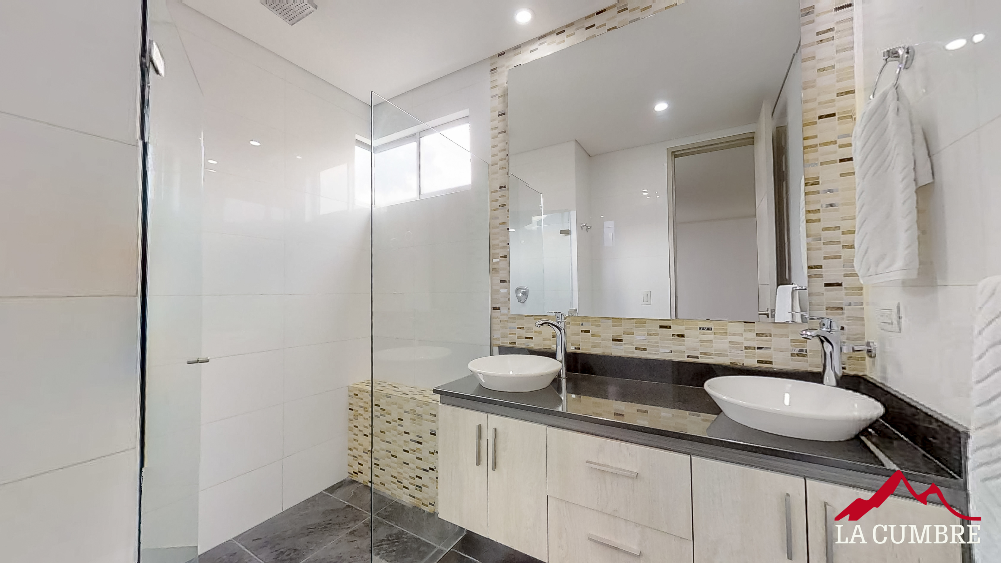 Apartamento en arriendo en Castropol, Medellín · foto 11 de 12