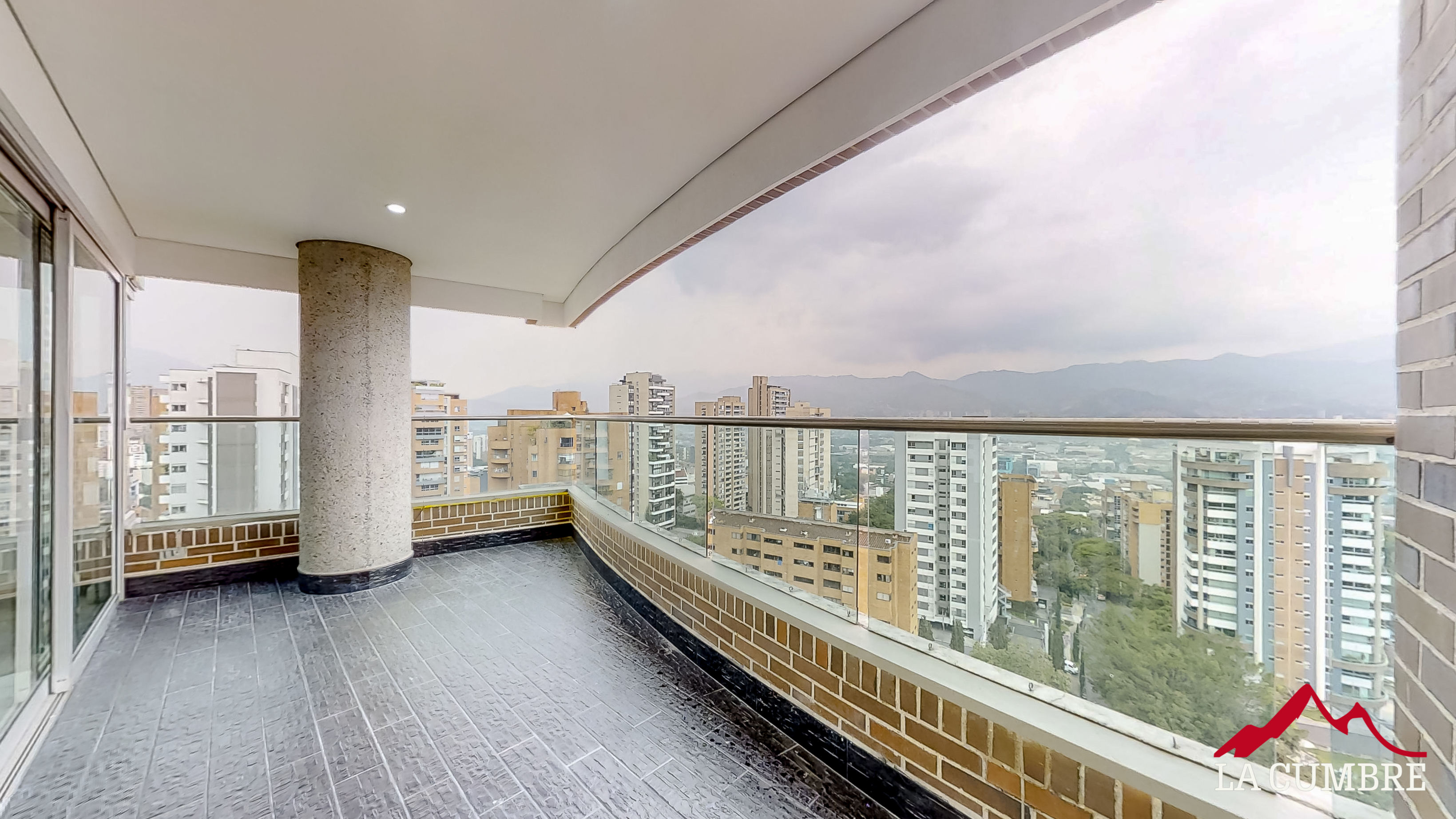 Apartamento en arriendo en Castropol, Medellín · foto 2 de 12
