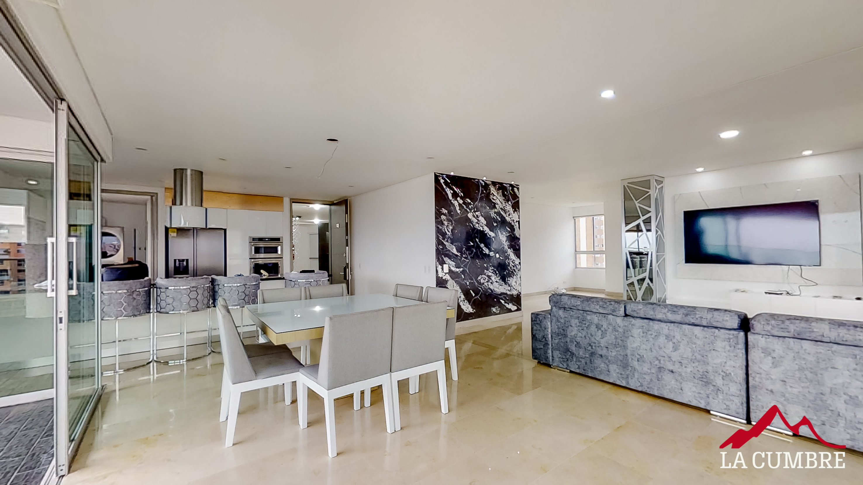 Apartamento en arriendo en Castropol, Medellín · foto 3 de 12