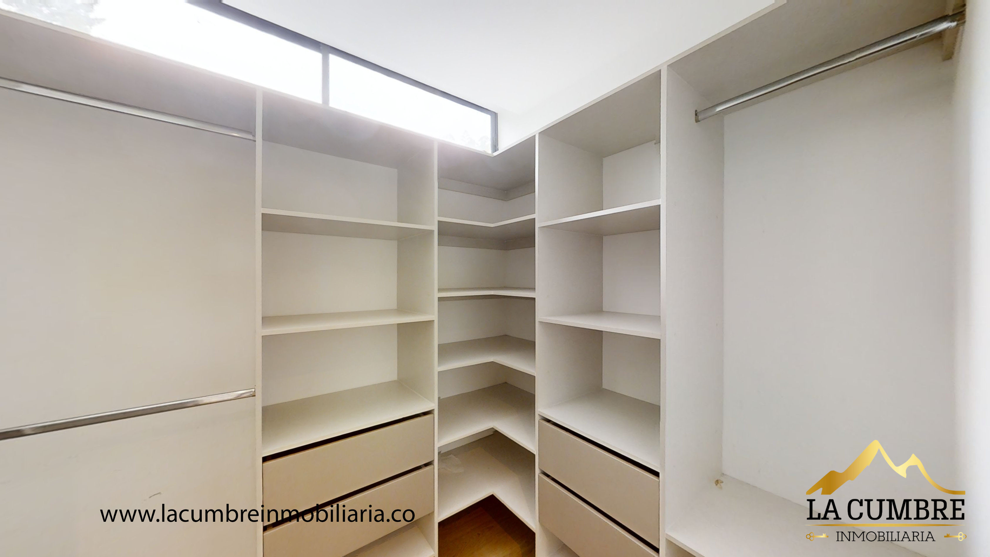 Casa de 3 alcobas en arriendo en Loma Del Chocho, Envigado, 260 m² · foto 18 de 18