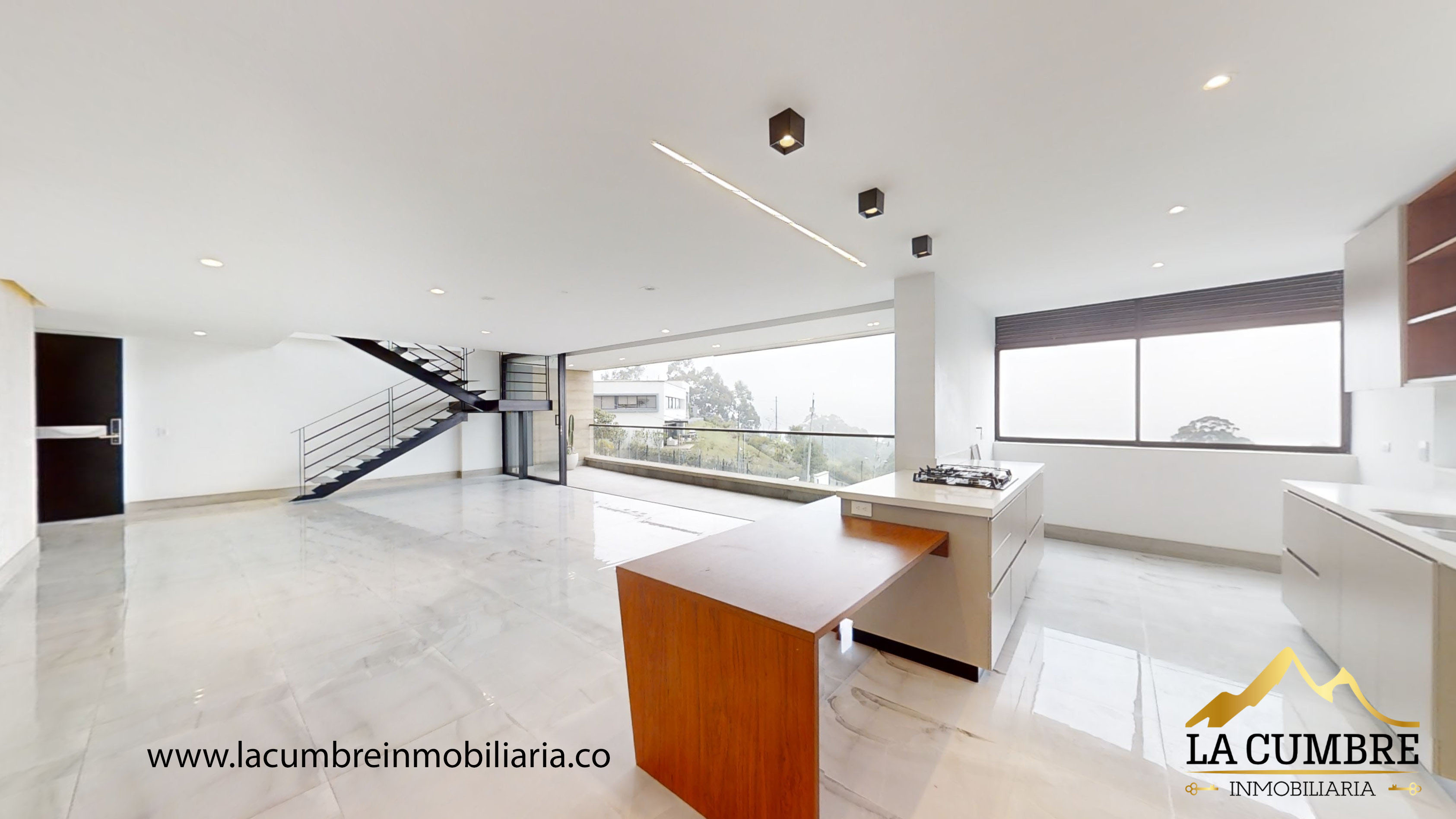 Casa de 3 alcobas en arriendo en Loma Del Chocho, Envigado, 260 m² · foto 5 de 18