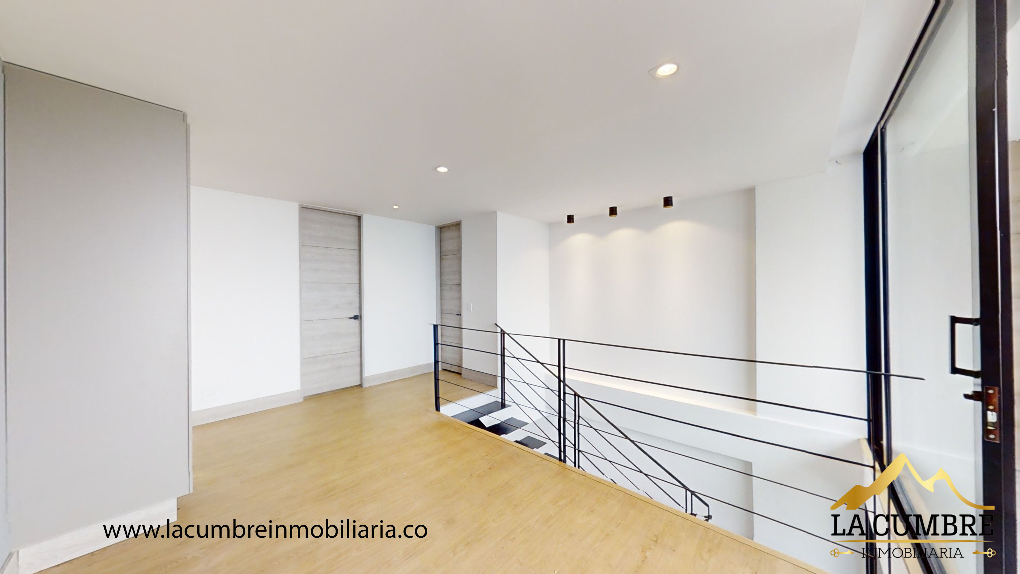 Casa de 3 alcobas en arriendo en Loma Del Chocho, Envigado, 260 m² · foto 7 de 18