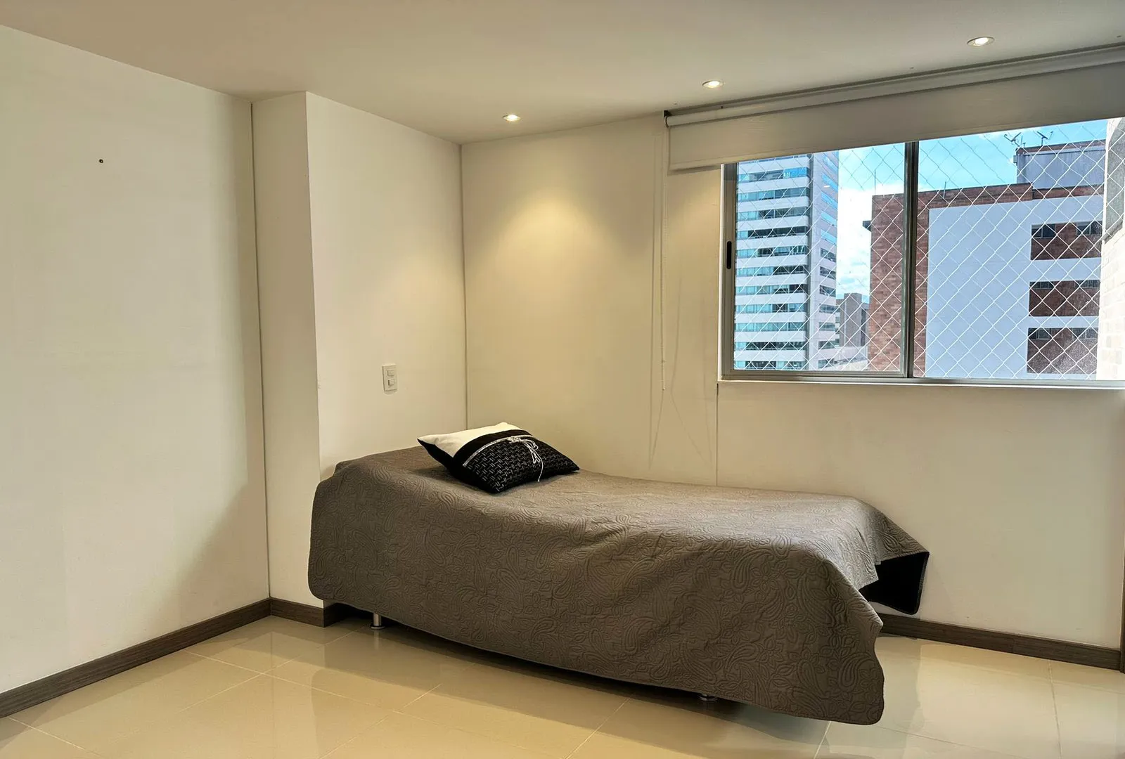 Apartamento de 3 alcobas en arriendo en El Poblado, Medellín, 121 m² · foto 11 de 18