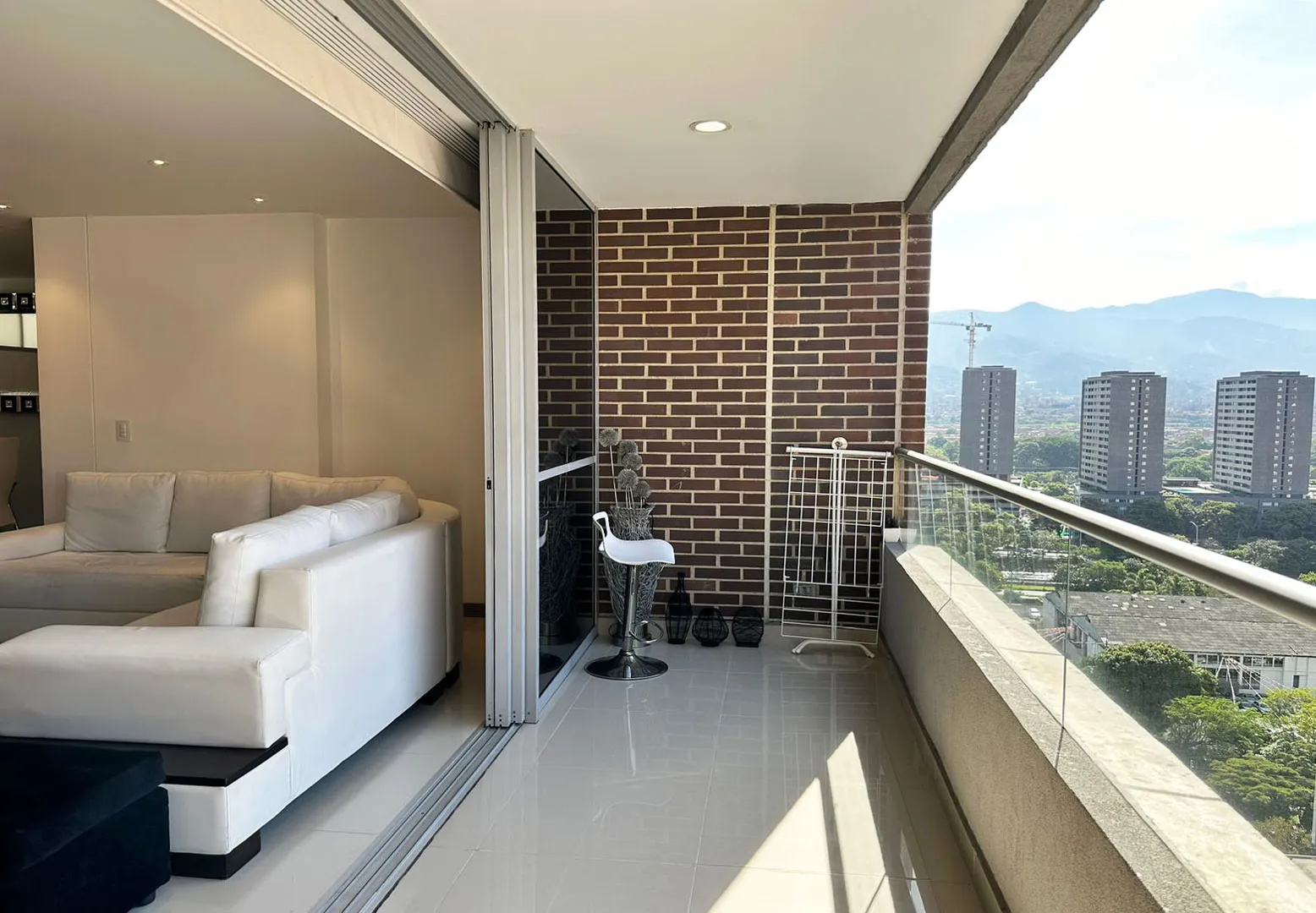 Apartamento de 3 alcobas en arriendo en El Poblado, Medellín, 121 m² · foto 18 de 18