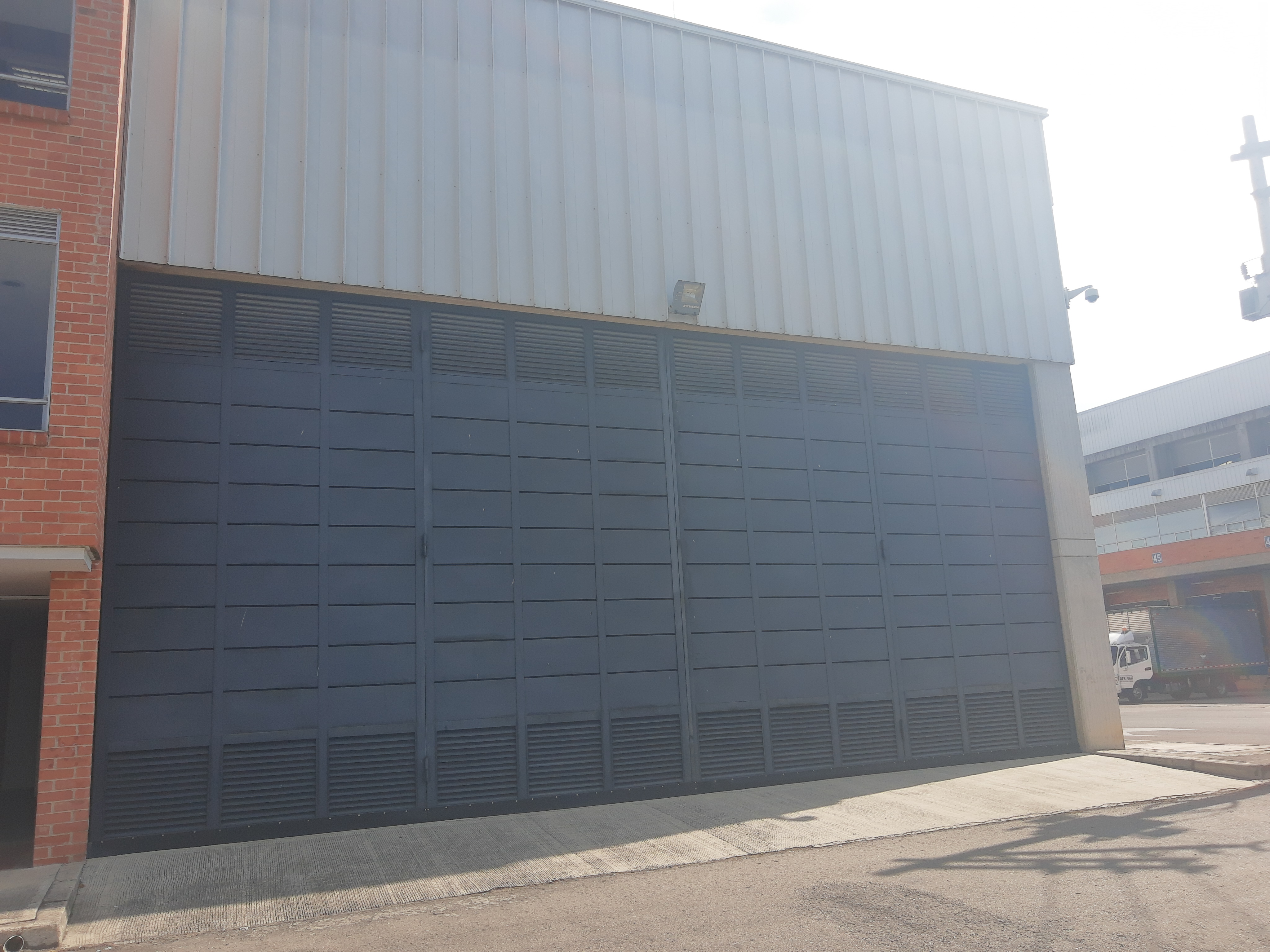Bodega en arriendo en Canavita, Tocancipá, 2552 m² · foto 2 de 24