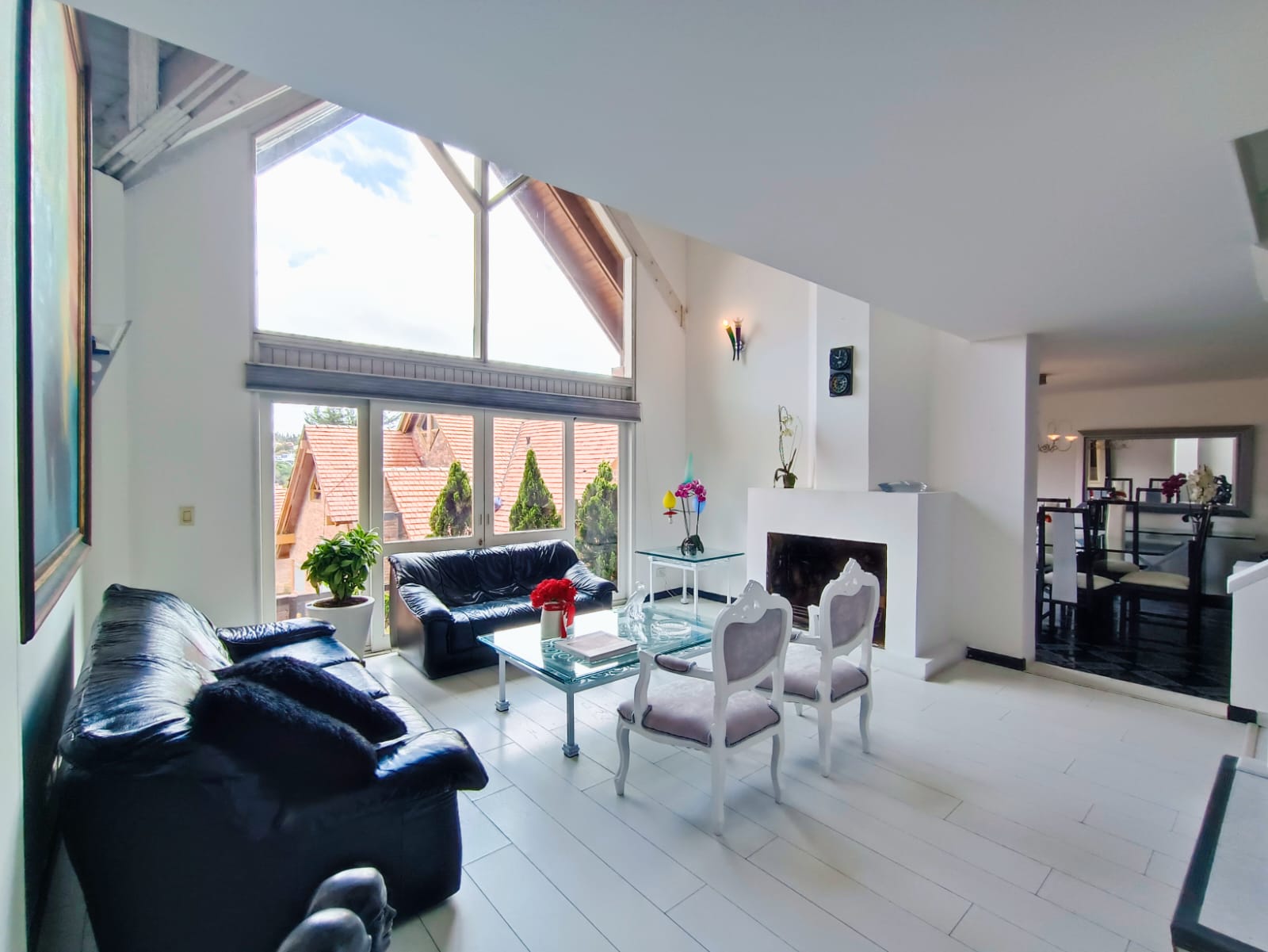 Casa en venta en Cerros De Suba, Bogotá · foto 2 de 20