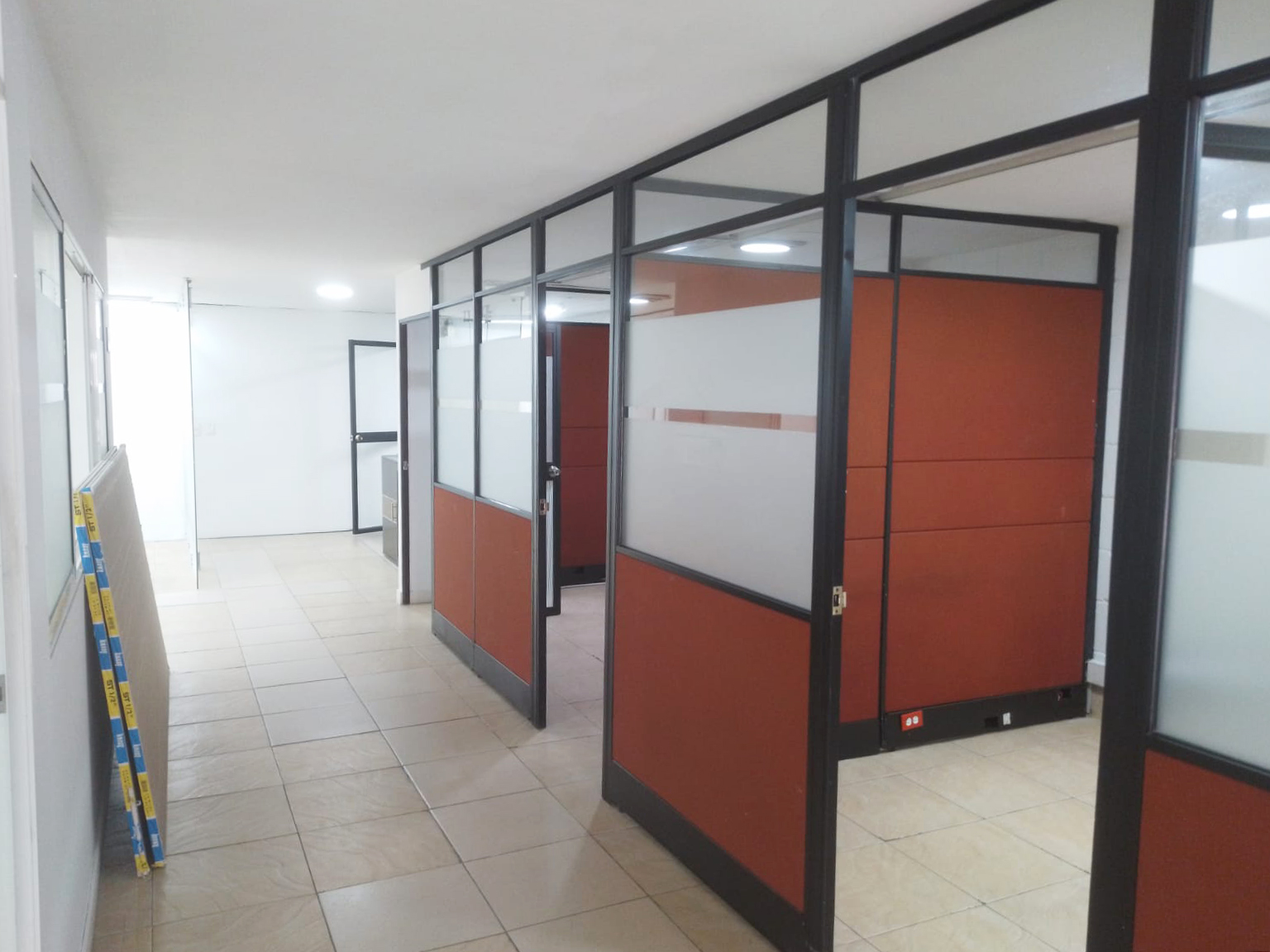 Bodega en arriendo en Cristo Rey, Medellín, 388 m² · foto 11 de 18