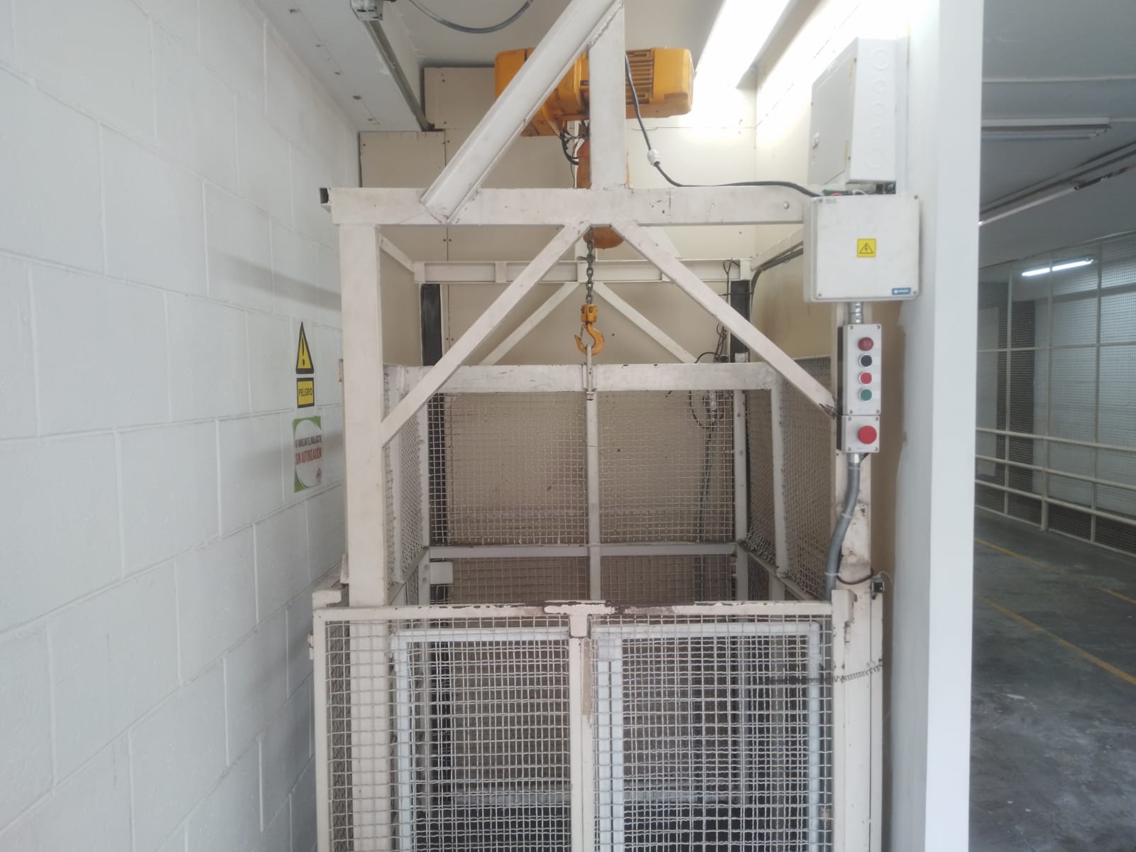 Bodega en arriendo en Cristo Rey, Medellín, 388 m² · foto 7 de 18