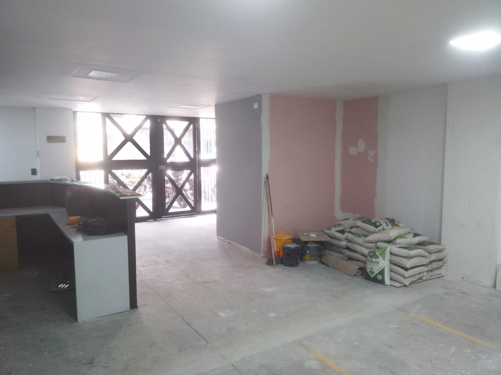 Bodega en arriendo en Cristo Rey, Medellín, 388 m² · foto 8 de 18