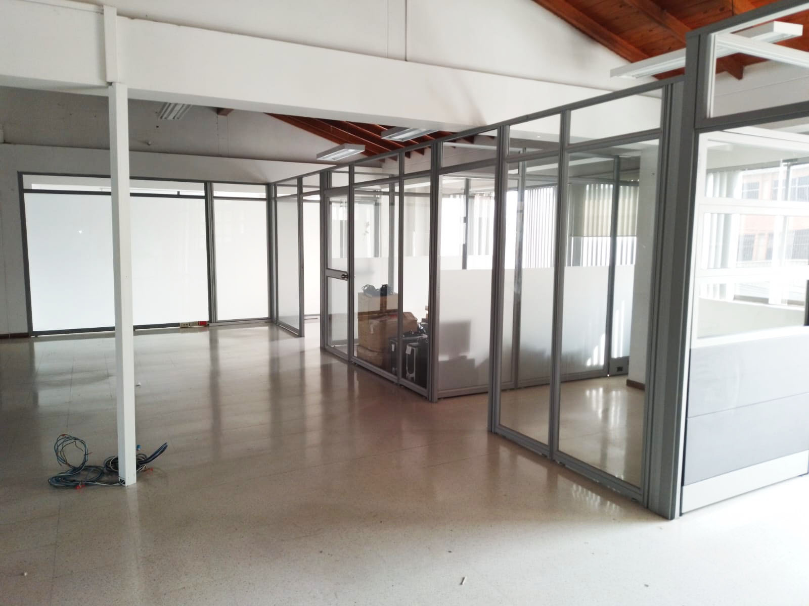 Oficina en arriendo en El Poblado, Medellín, 700 m² · foto 10 de 15