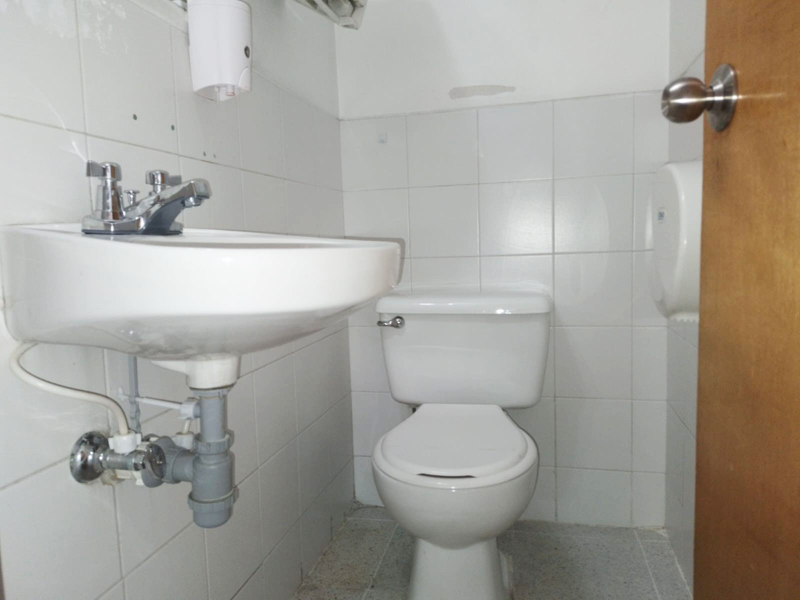 Oficina en arriendo en El Poblado, Medellín, 700 m² · foto 4 de 15