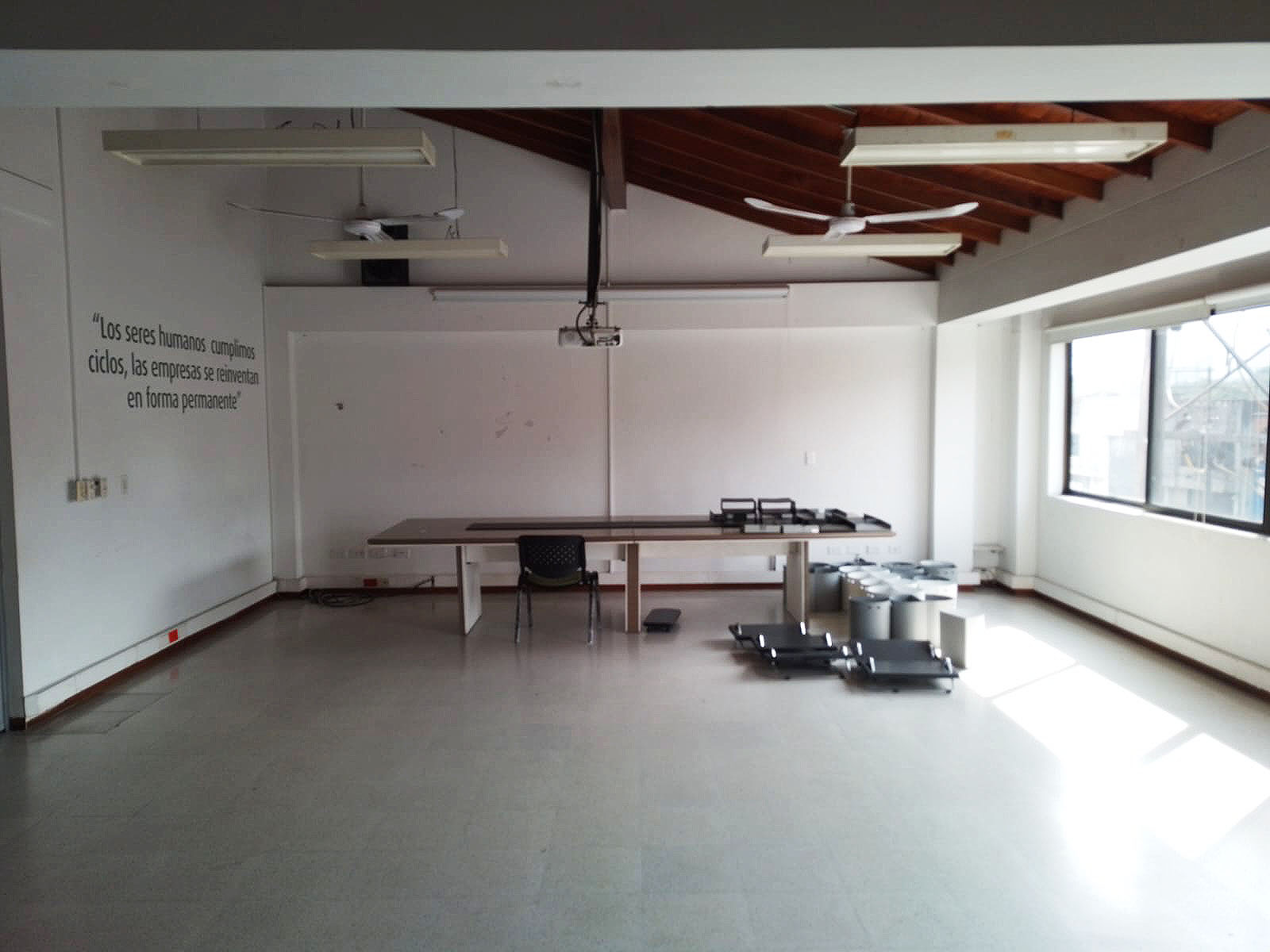 Oficina en arriendo en El Poblado, Medellín, 700 m² · foto 5 de 15