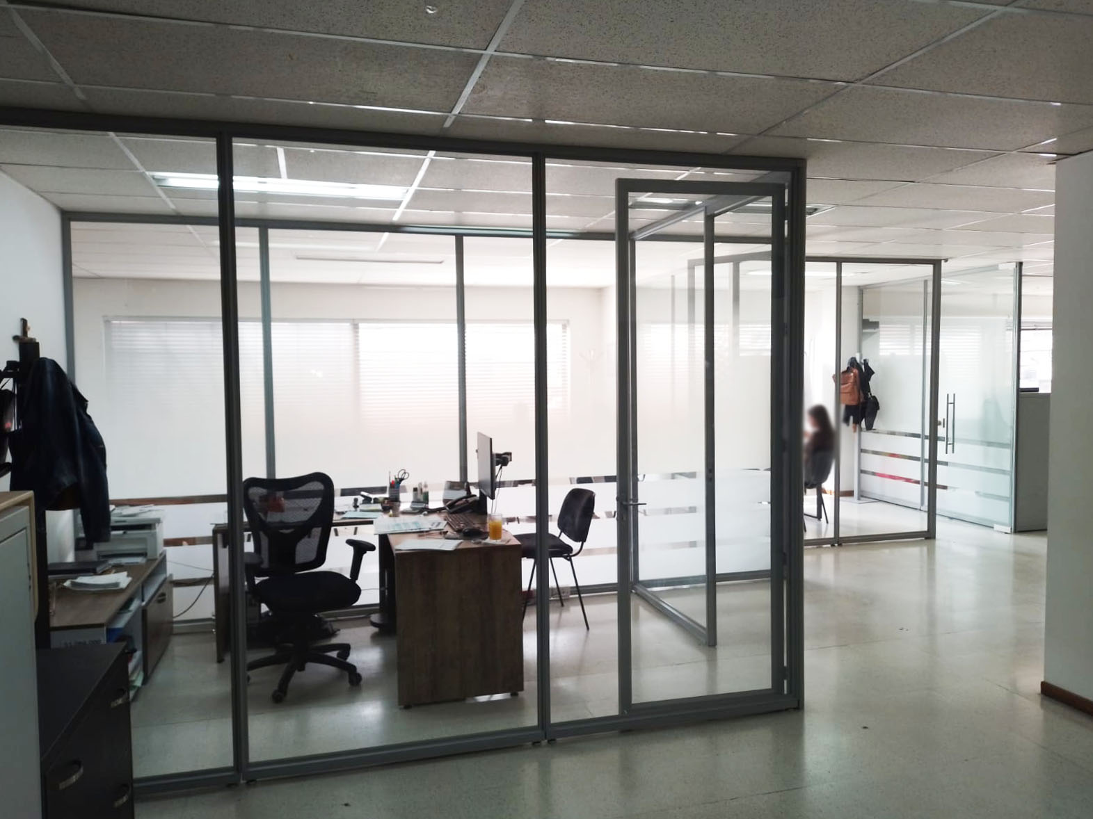 Oficina en arriendo en El Poblado, Medellín, 700 m² · foto 8 de 15