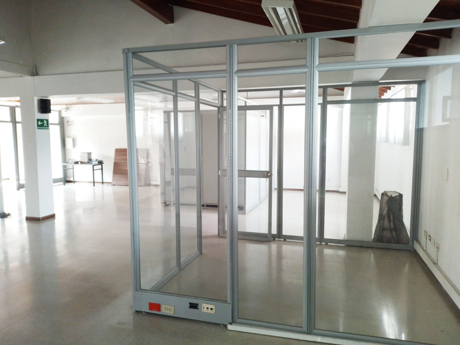 Oficina en arriendo en El Poblado, Medellín, 700 m² · foto 9 de 15