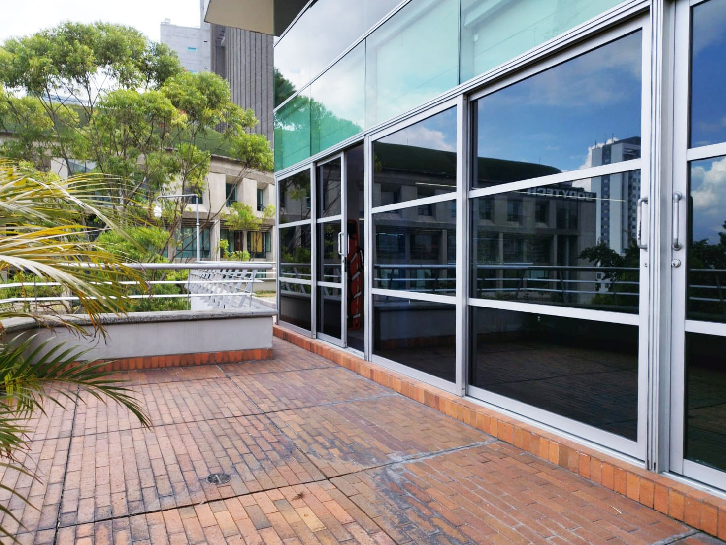 Oficina en arriendo en Los Balsos No.2, Medellín, 248 m² · foto 18 de 20