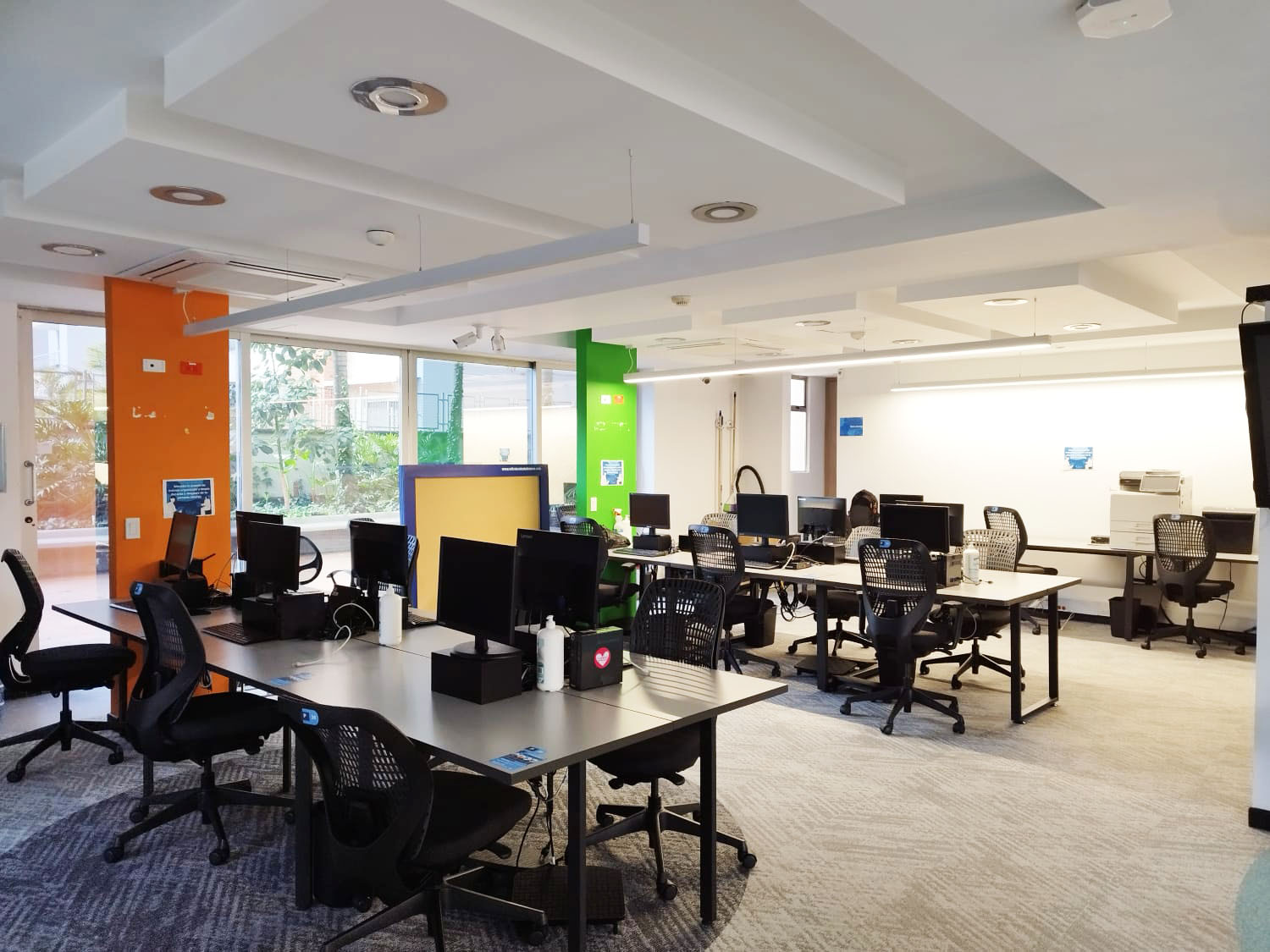 Oficina en arriendo en Los Balsos No.2, Medellín, 248 m² · foto 4 de 20