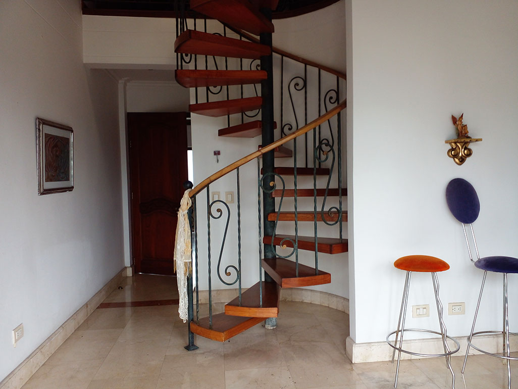 Casa de 5 alcobas en venta en El Diamante 2, Medellín, 760 m² · foto 16 de 20