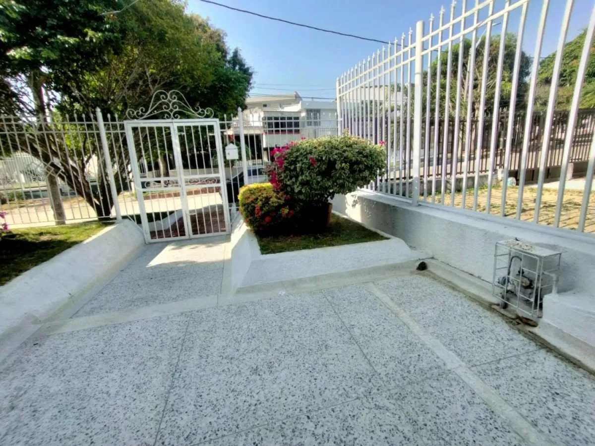 Casa en venta en Los Alpes, Barranquilla · foto 2 de 24