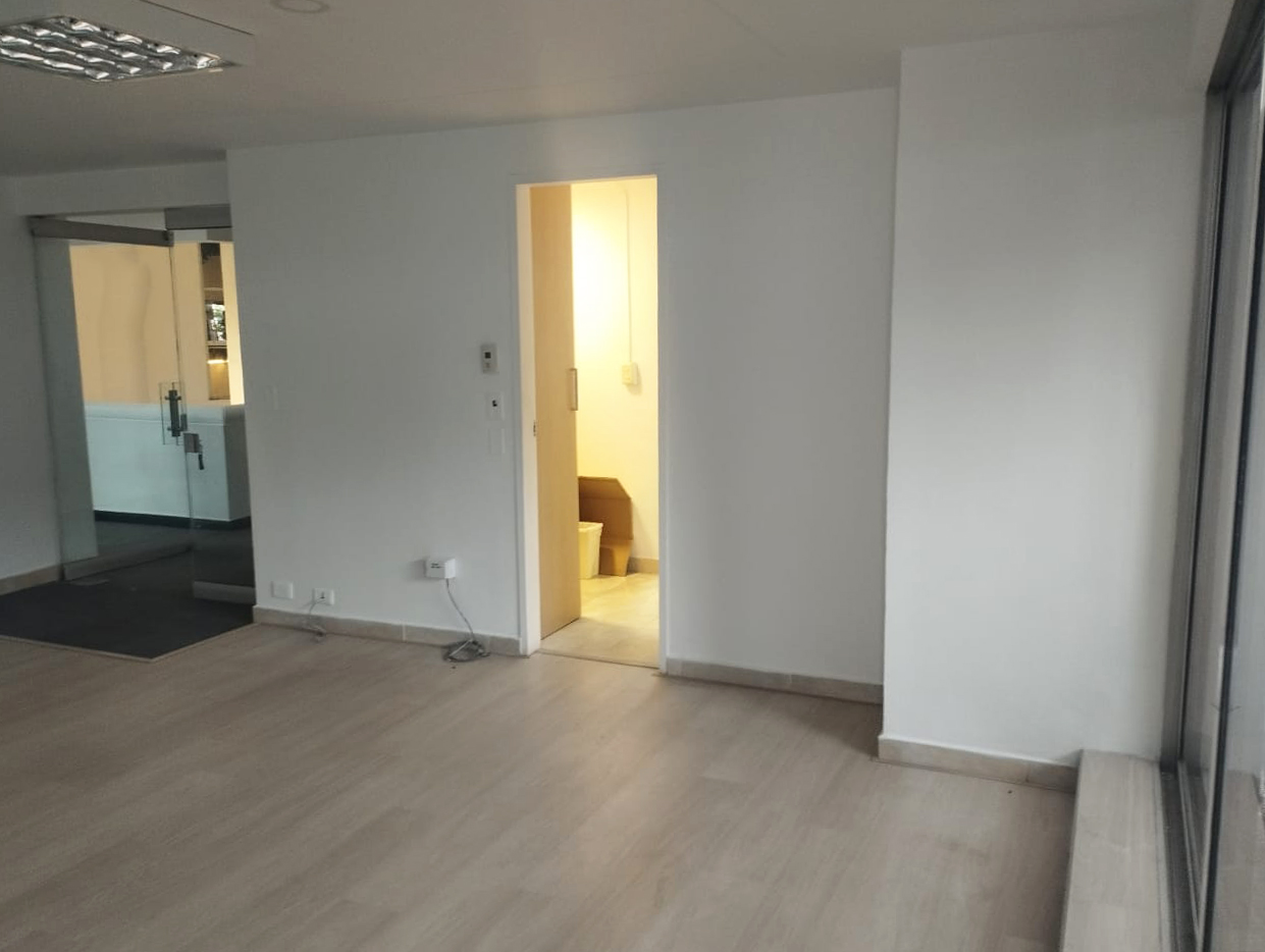 Oficina en arriendo en Santa Maria De Los Angeles, Medellín, 90 m² · foto 10 de 18