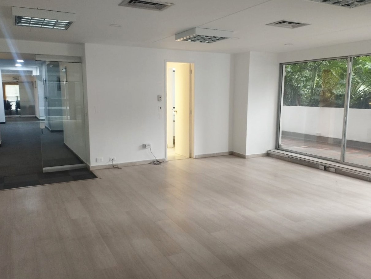 Oficina en arriendo en Santa Maria De Los Angeles, Medellín, 90 m² · foto 12 de 18