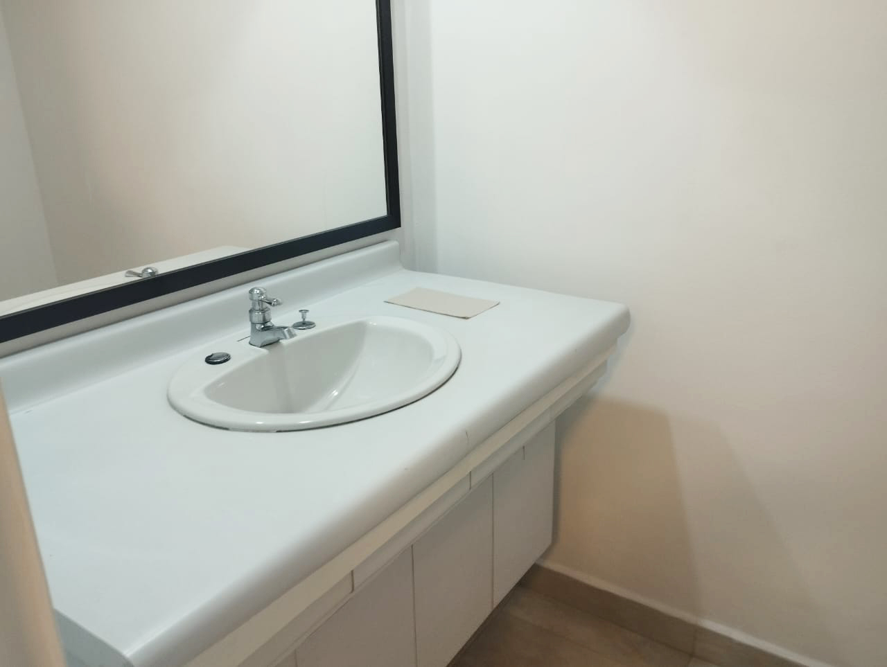 Oficina en arriendo en Santa Maria De Los Angeles, Medellín, 90 m² · foto 14 de 18