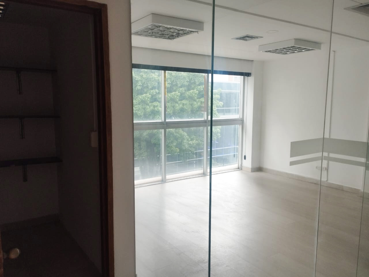 Oficina en arriendo en Santa Maria De Los Angeles, Medellín, 90 m² · foto 3 de 18