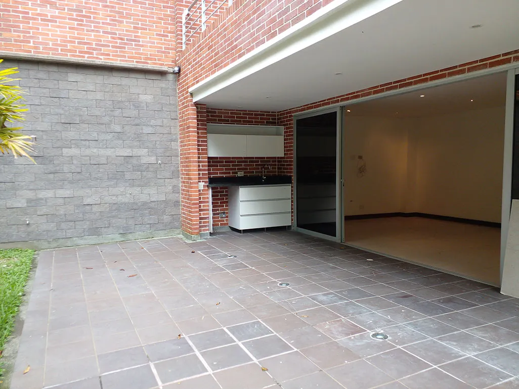 Casa de 3 alcobas en venta en Loma Benedictinos, Envigado, 253 m² · foto 18 de 19