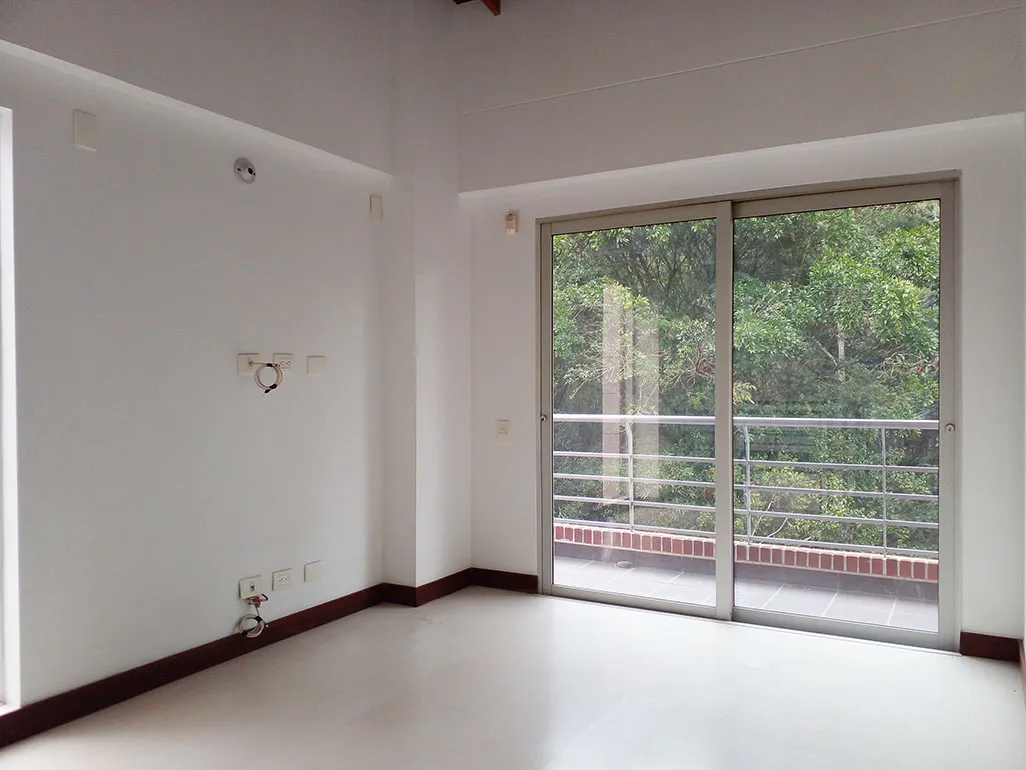Casa de 3 alcobas en venta en Loma Benedictinos, Envigado, 253 m² · foto 6 de 19