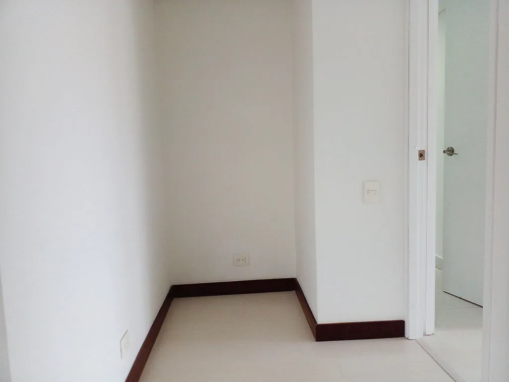 Casa de 3 alcobas en venta en Loma Benedictinos, Envigado, 253 m² · foto 7 de 19
