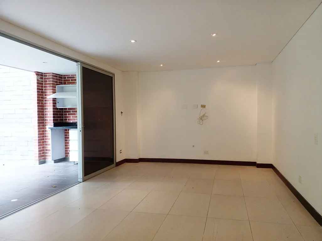 Casa de 3 alcobas en venta en Loma Benedictinos, Envigado, 253 m² · foto 9 de 19
