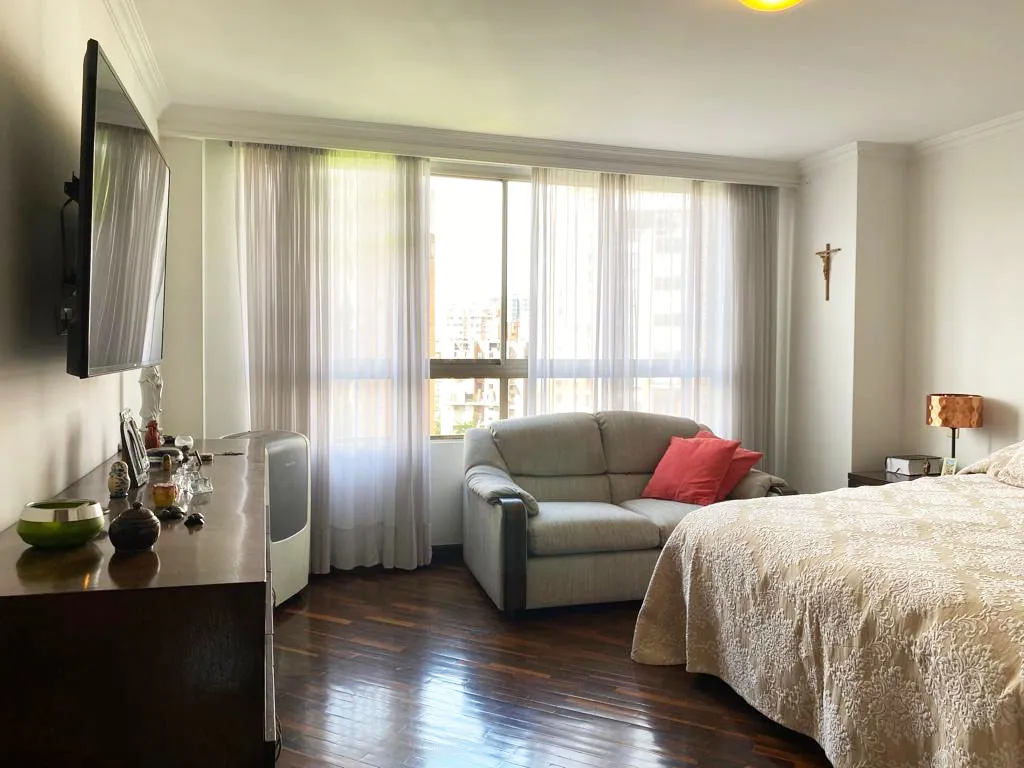 Apartamento de 3 alcobas en venta en Castropol, Medellín, 167 m² · foto 11 de 20