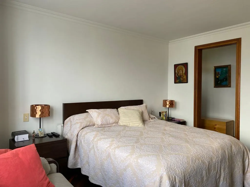 Apartamento de 3 alcobas en venta en Castropol, Medellín, 167 m² · foto 12 de 20