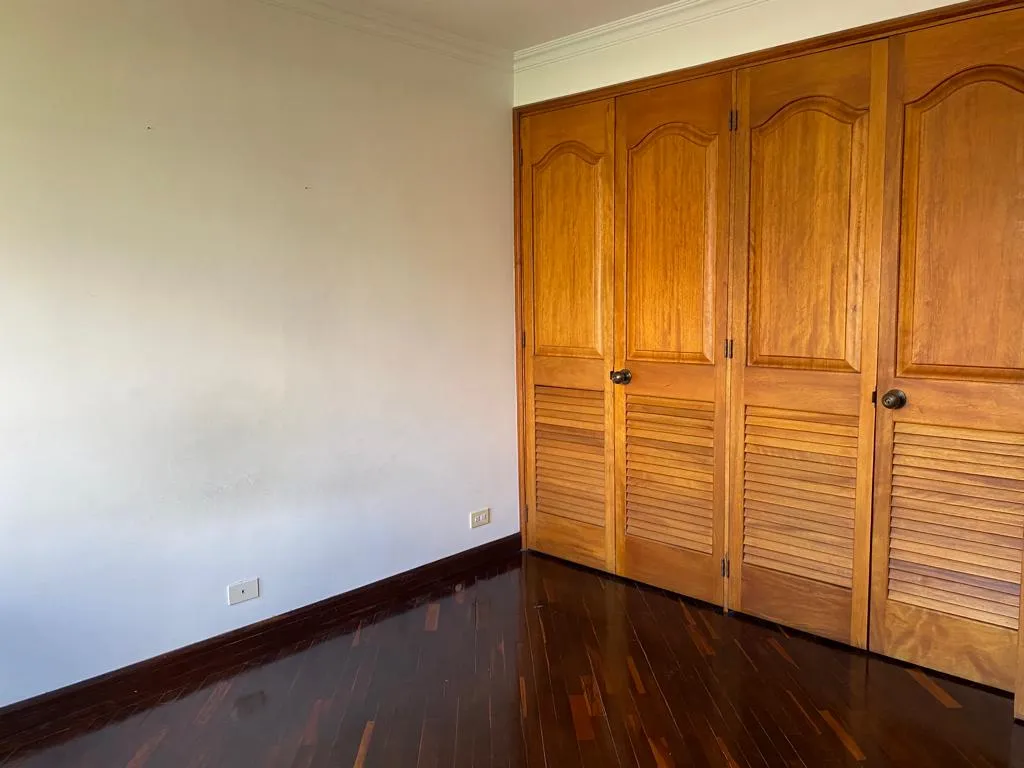 Apartamento de 3 alcobas en venta en Castropol, Medellín, 167 m² · foto 14 de 20