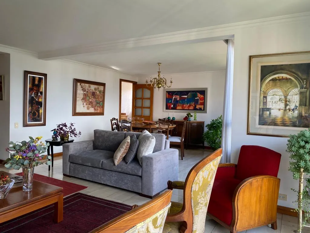 Apartamento de 3 alcobas en venta en Castropol, Medellín, 167 m² · foto 5 de 20