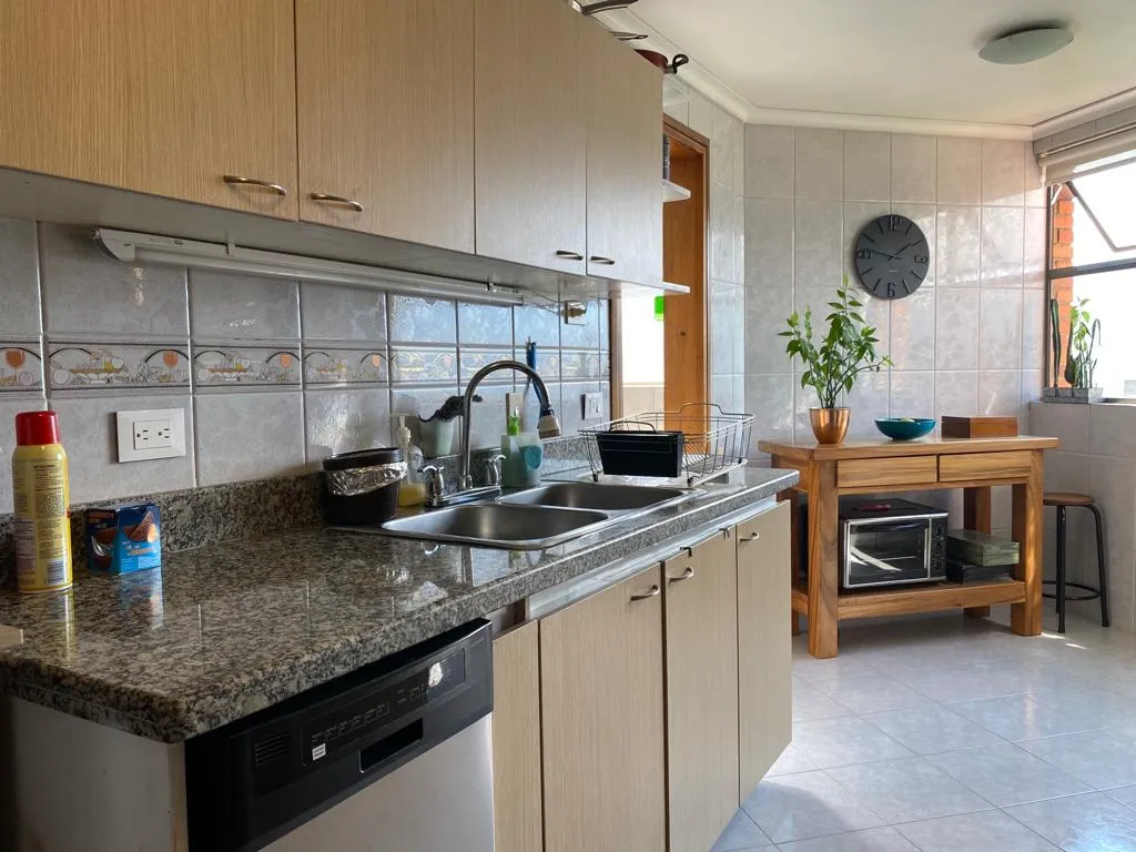 Apartamento de 3 alcobas en venta en Castropol, Medellín, 167 m² · foto 8 de 20