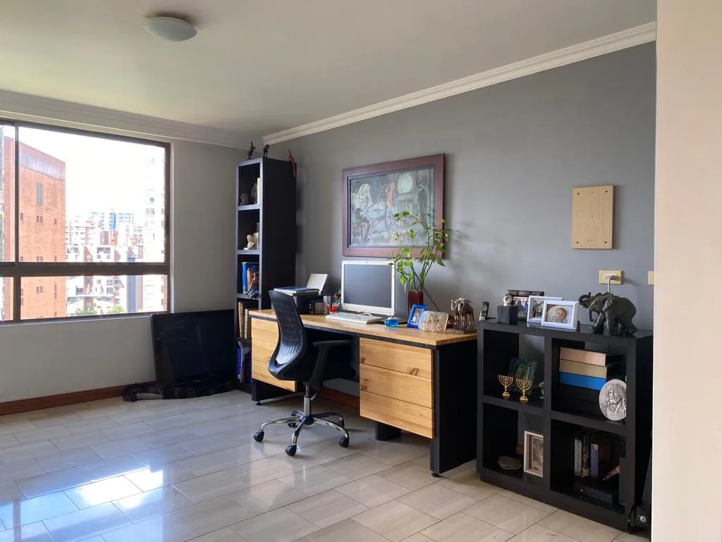 Apartamento de 3 alcobas en venta en Castropol, Medellín, 167 m² · foto 9 de 20