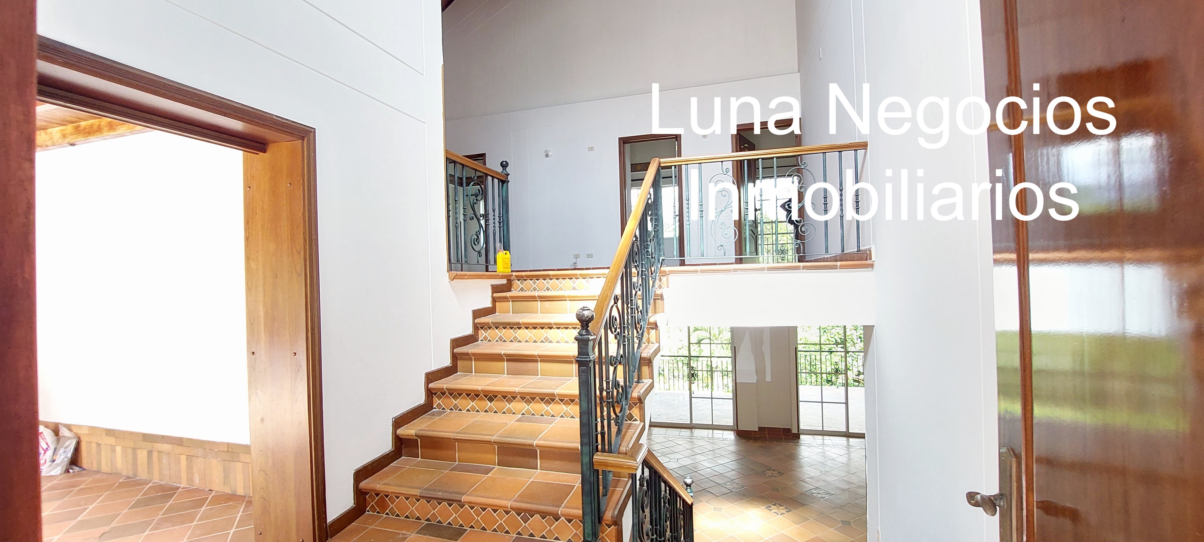 Casa de 6 alcobas en venta en Ruitoque Condominio, Piedecuesta, 450 m² · foto 3 de 24