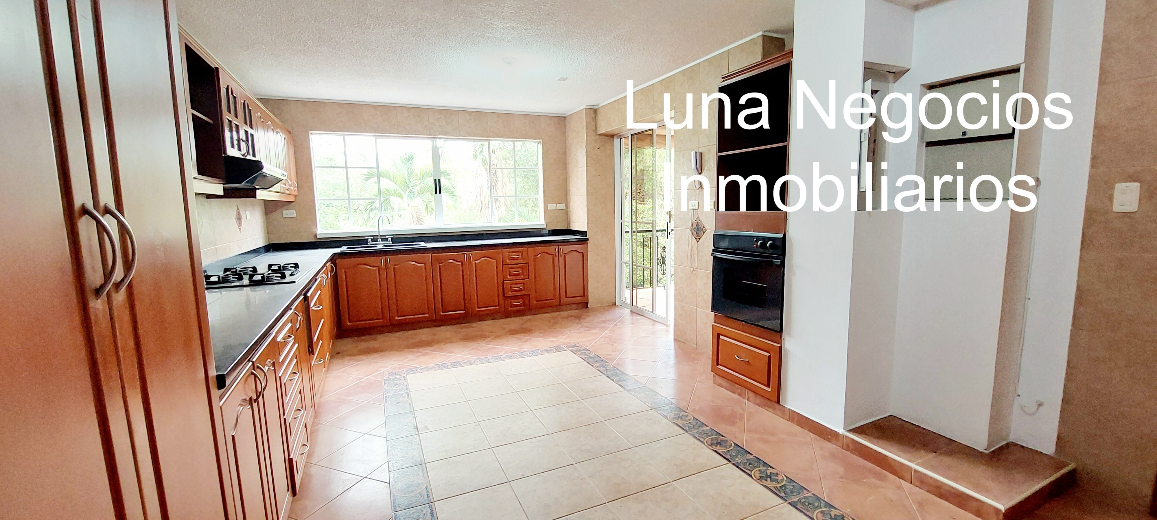 Casa de 6 alcobas en venta en Ruitoque Condominio, Piedecuesta, 450 m² · foto 5 de 24