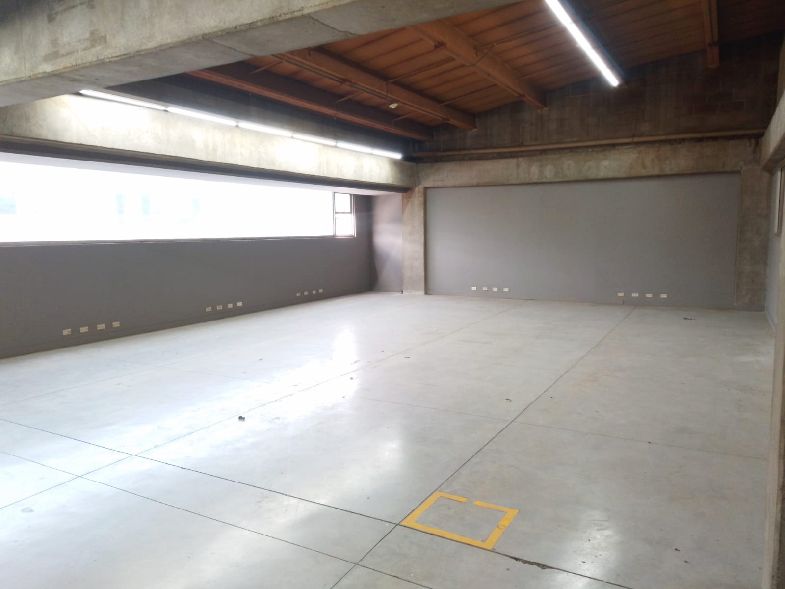 Bodega en arriendo en Entre Amigos, Sabaneta, 1703 m² · foto 3 de 20