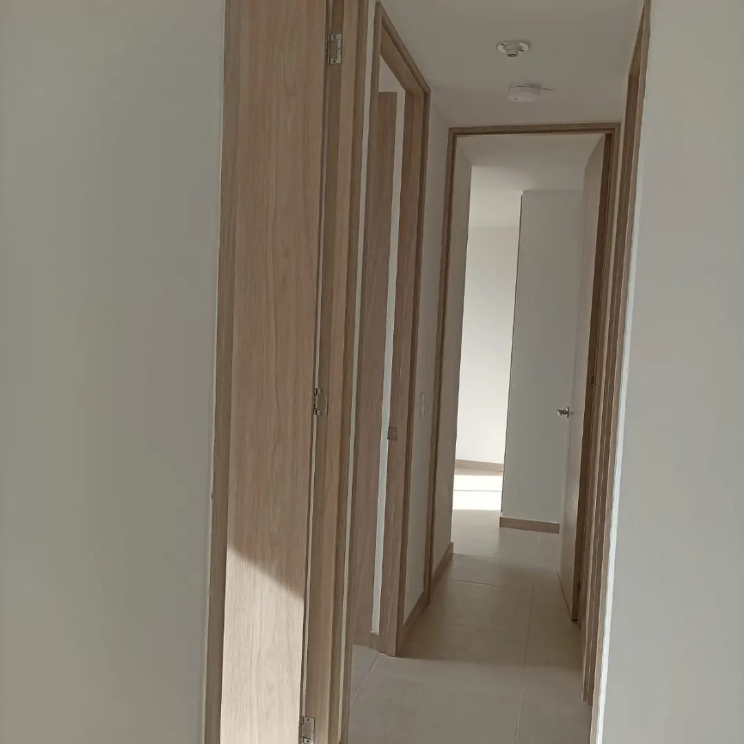 Apartamento de 3 alcobas en venta en Centro, Rionegro, 57 m² · foto 2 de 14