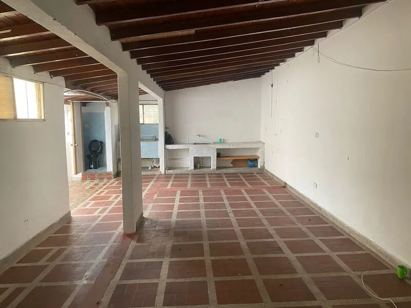 Bodega en arriendo en Gerona, Medellín, 90 m² · foto 2 de 5