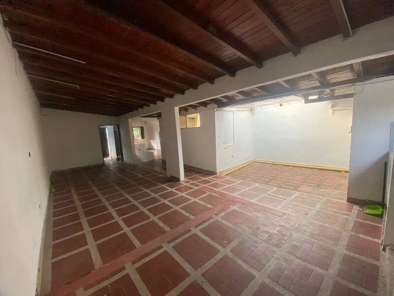 Bodega en arriendo en Gerona, Medellín, 90 m² · foto 3 de 5